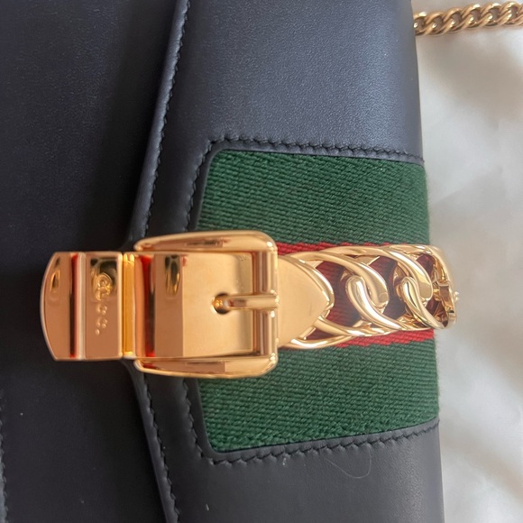 Brand new Gucci purse 
Silvee - Picture 4 of 5